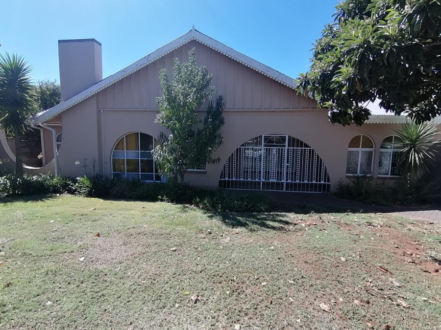 To Let 5 Bedroom Property for Rent in Generaal De Wet Free State